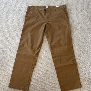 GAP Khaki Pants Mens 40x34 Brown Straight Fit Flat Front Mid Rise NWT